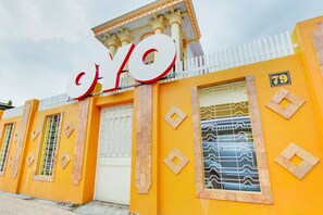 Front of property - OYO 3074 Orange Inn (Madiun)