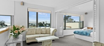 Bliss on the Bay - Full House