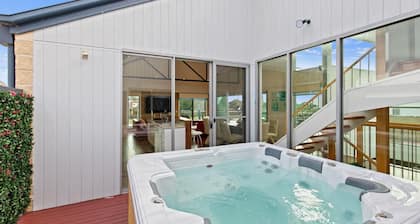 Bliss on the Bay - Full House