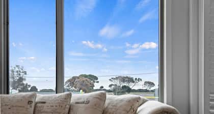 Bliss on the Bay - Full House