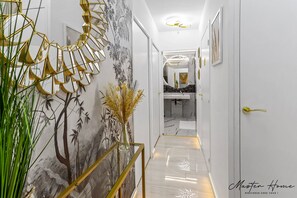 Interior - Gout de Luxe à Narbonne T3 Climatisé, Spa, Parking (Narbonne)