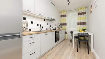 Frigorifero, microonde, forno, piano cottura