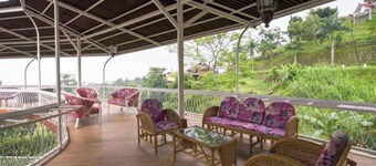 Capital O 3359 Pondok Wisata Jaden Trawas Mojokerto