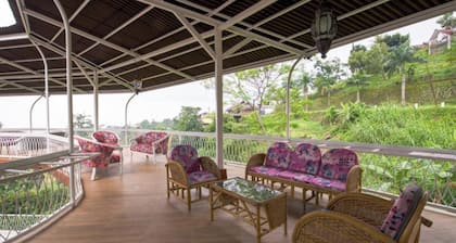 Capital O 3359 Pondok Wisata Jaden Trawas Mojokerto