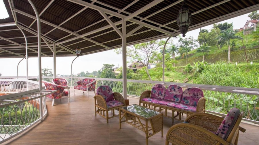 Capital O 3359 Pondok Wisata Jaden Trawas Mojokerto