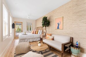 5 bedrooms, desk, iron/ironing board, travel cot