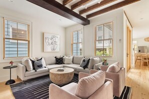 テレビ、書斎 / ワークスペース