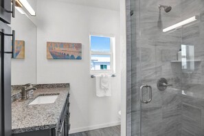 Hair dryer, towels - Oceanfront Gated Community / Heated Pool (Marathon)