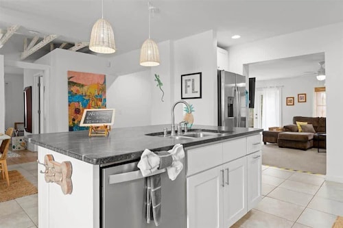 Secluded Coastal Retreat | Walk to Beach