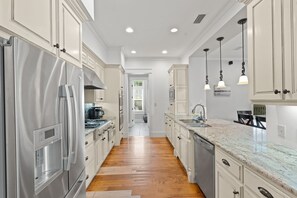 Fridge, microwave, oven, stovetop - Casa Del Mar- 6 Bedroom- Heated Pool- Sleep 15 (Seagrove Beach)