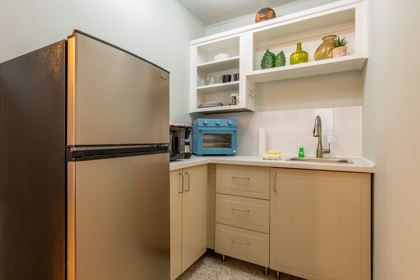 Fridge, microwave, coffee/tea maker, toaster