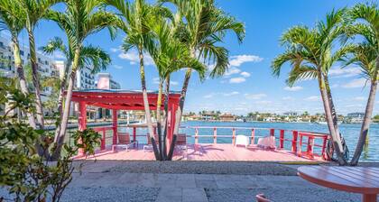 2208 · 3 Min Walk -> Beach / Heated Pool / Free Parking