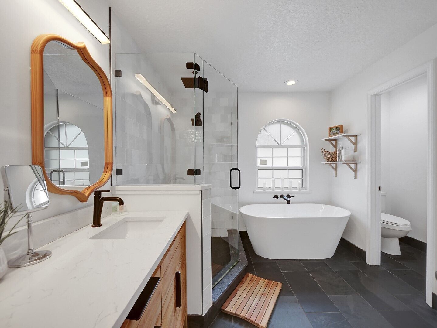 Bathtub, hair dryer, towels