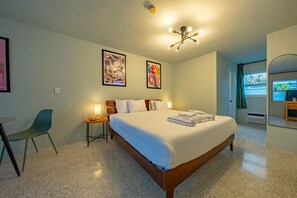 1 bedroom, desk, iron/ironing board, WiFi