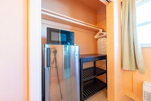 Interior - 2210 · 3 Min Walk -> Beach / Heated Pool / Free Parking (Clearwater)