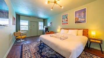 1 bedroom, desk, iron/ironing board, WiFi