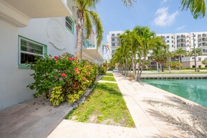 Property grounds - 2201 · 3 Min Walk -> Beach / Heated Pool / Free Parking (Clearwater)