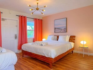 1 chambre, bureau, fer et planche à repasser, Wi-Fi