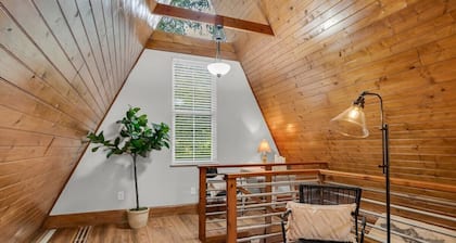 Mins from Campus | Cozy | Big Patio