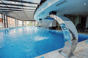 Indoor pool - Aparthotel Navi (Batumi)
