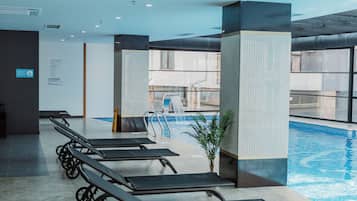 Indendørs pool