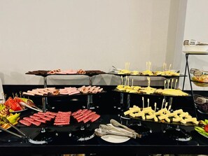 Daily English breakfast for a fee - Aparthotel Navi (Batumi)