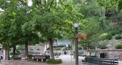 Heart of Historic Downtown, Private Patio, Parking