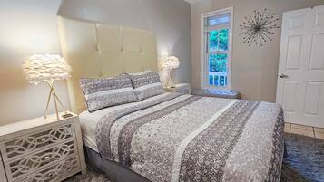 1 bedroom, desk, iron/ironing board, WiFi