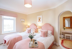 Maison | 5 chambres, literie de qualité, accès au Wi-Fi (inclus), literie fournie