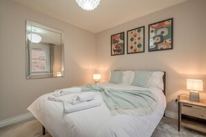 3 bedrooms, desk, iron/ironing board, travel crib