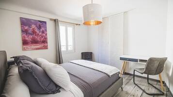 2 chambres, fer et planche à repasser, Wi-Fi, draps fournis