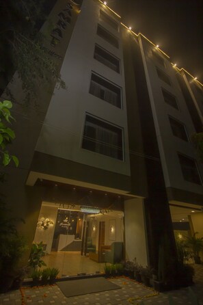 Property entrance - Monarch Guestline Magarpatta (Pune)