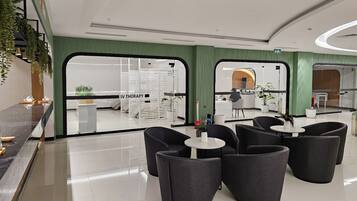 Artículos del minibar gratis y caja de seguridad en la habitación