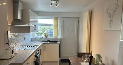 Immaculate 1-bed House in Newtown, Disley