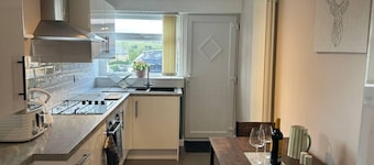 Immaculate 1-bed House in Newtown, Disley