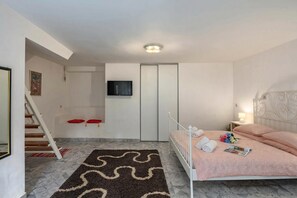 3 bedrooms, free WiFi, bed sheets - Holiday Home Meja Private Pool (Bakar)