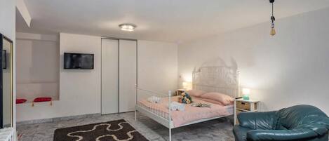 3 chambres, accĂšs au Wi-Fi (inclus), literie fournie