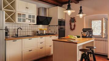 Family House, Multiple Bedrooms, 2 Bathrooms (Holiday Home Meja Private Pool) | Private kitchen | Fridge, microwave, oven, stovetop