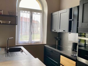 Fridge, microwave, oven, dishwasher - Concierge in a stable 2 people 15 min Amiens (Talmas)