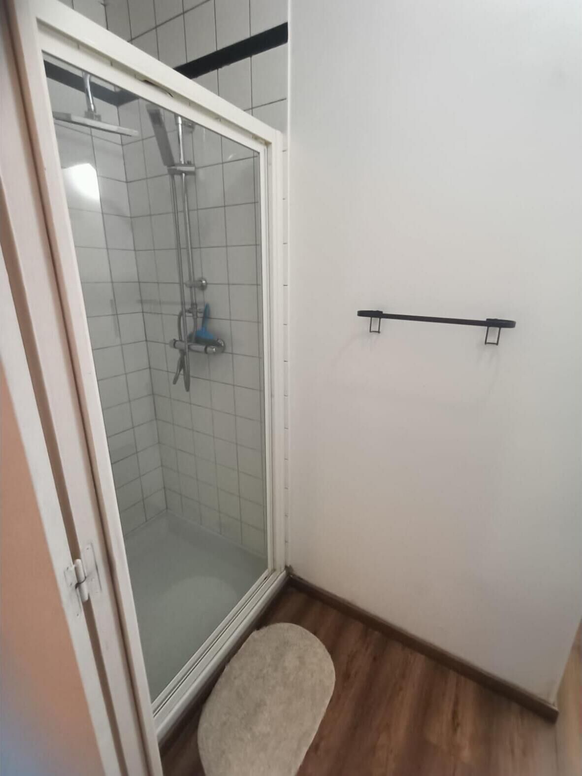 Douche, séchoir à cheveux
