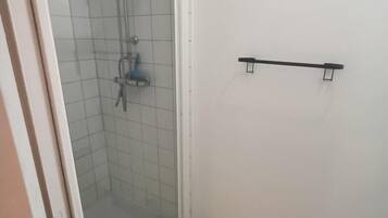 Douche, séchoir à cheveux