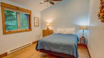 3 bedrooms, iron/ironing board, travel cot, WiFi