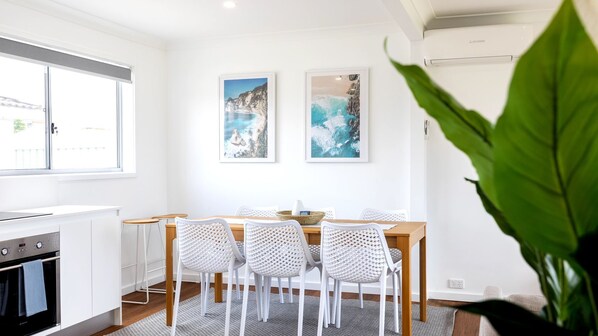 Dining - FREE NIGHT. Pay for 2 stay for 3 (Ulladulla)