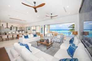 Smart TV, videojuegos, tenis de mesa y videoteca