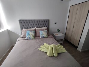 1 室のベッドルーム、WiFi、ベッドシーツ