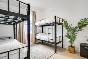 Kamar, ensuite (4 Beds Share) | Seprai premium, Wi-Fi gratis, dan seprai linen
