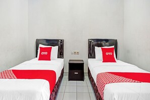 Standard Double Room | Desk, free WiFi, bed sheets