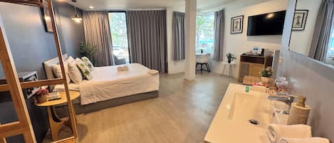 Free WiFi, bed sheets