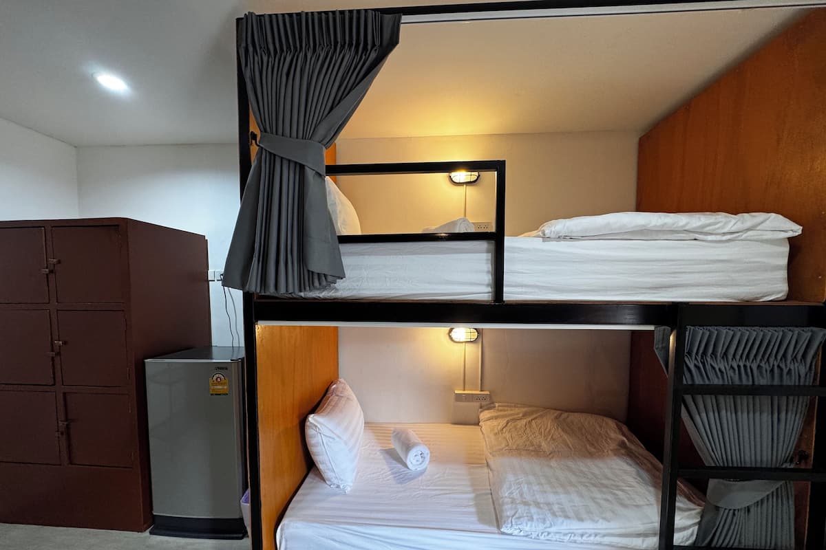 Een regendouche, handdoeken