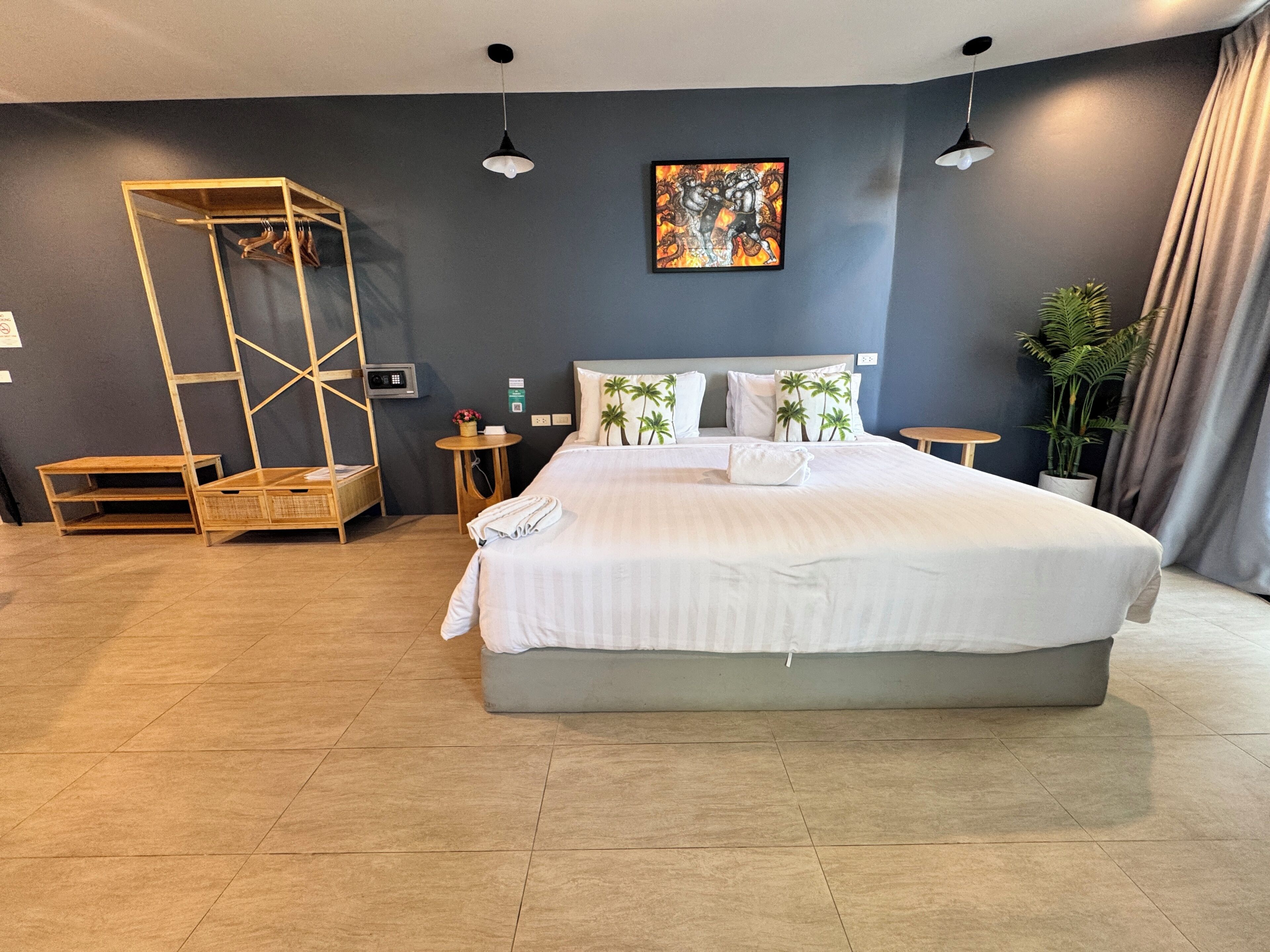 Superior Room, 1 King Bed, Ocean View, Ground Floor | Free WiFi, bed sheets